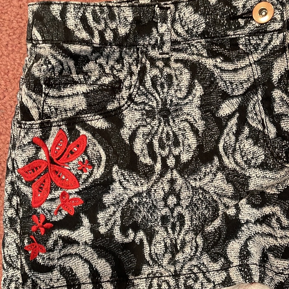 H and m shorts